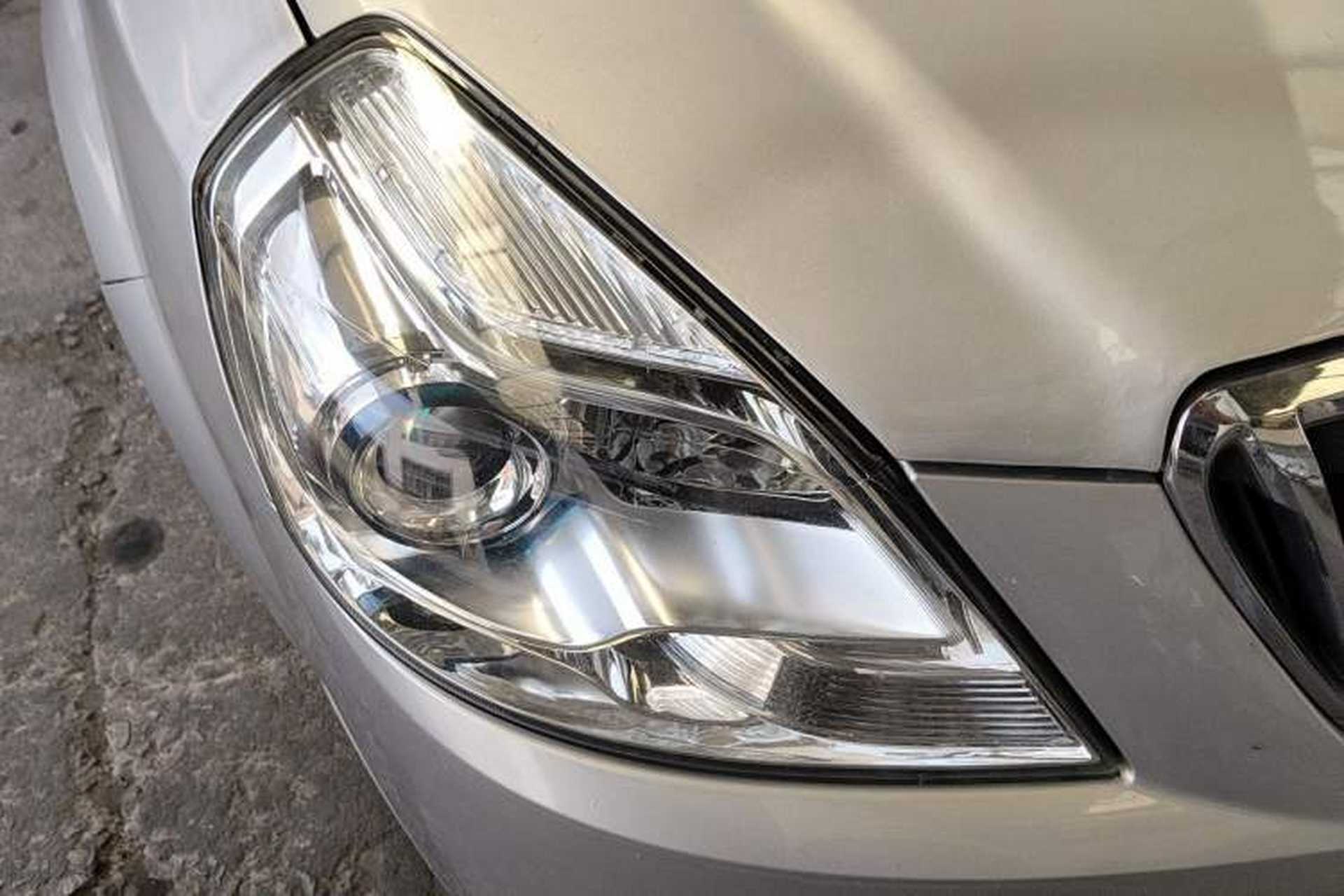 Used Buick Excelle 2013 1.5L Automatic Classic Model Right Front Headlight