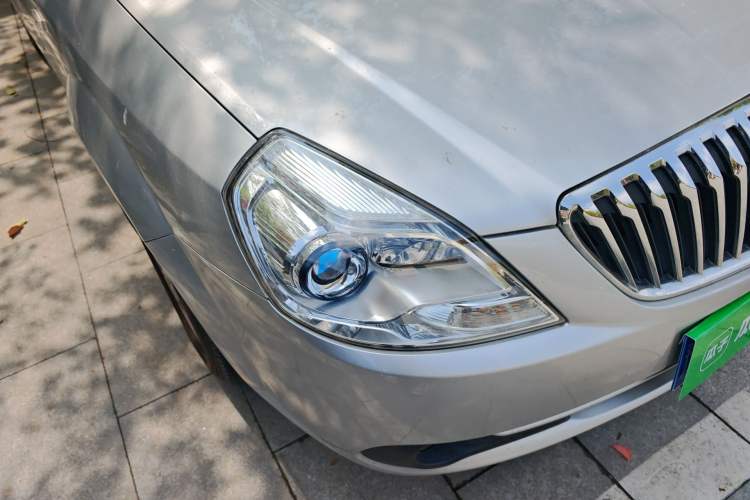 Used Buick Excelle 2013 1.5L Manual Luxury Model Right Front Headlight