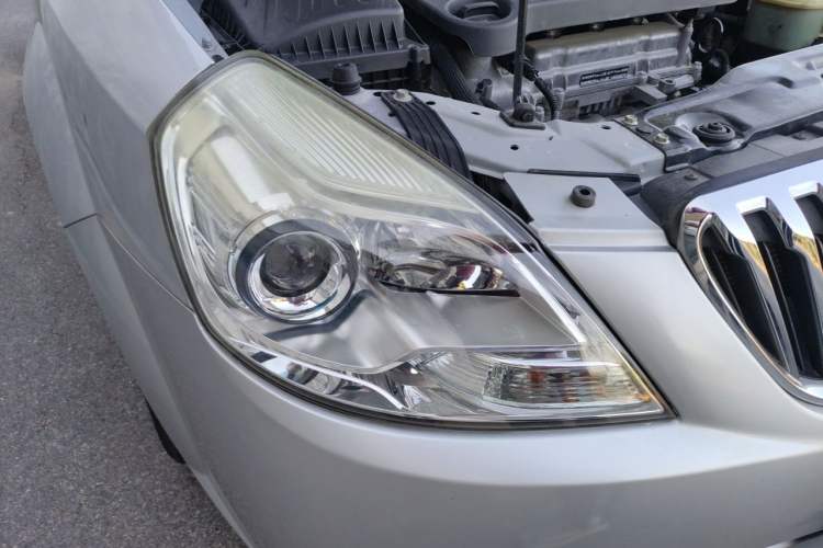 Used Buick Excelle 2013 1.5L Manual Luxury Model Right Front Headlight