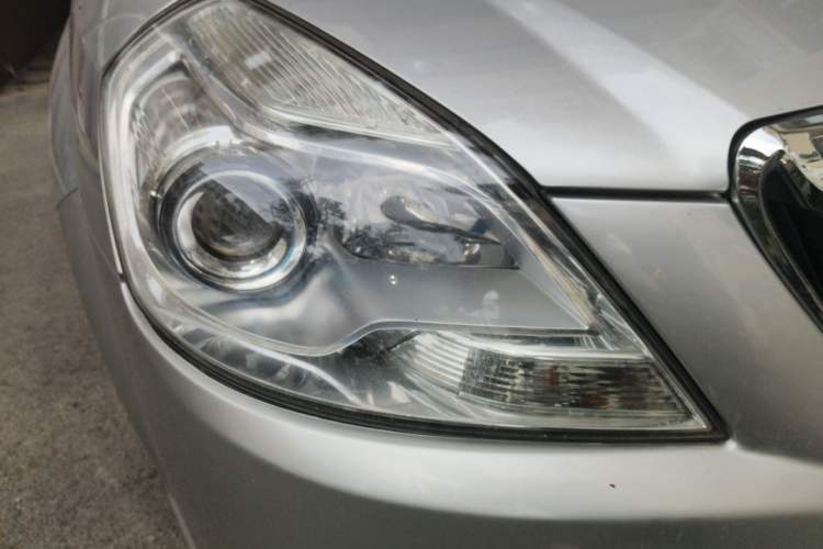 Used Buick Excelle 2013 1.5L Automatic Classic Model Right Front Headlight