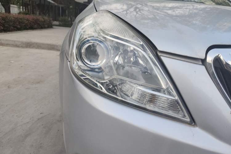 Used Buick Excelle 2013 1.5L Manual Classic Model Right Front Headlight