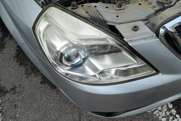 Used Buick Excelle 2013 1.5L Manual Classic Model Right Front Headlight
