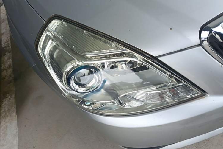 Used Buick Excelle 2013 1.5L Manual Classic Model Right Front Headlight
