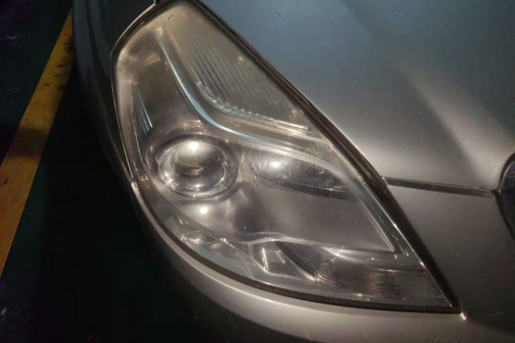 Used Buick Excelle 2013 1.5L Automatic Classic Model Right Front Headlight