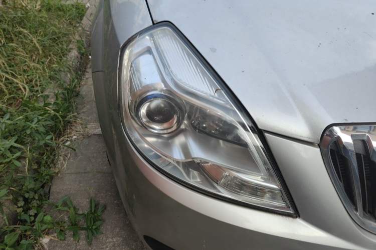Used Buick Excelle 2013 1.5L Manual Luxury Model Right Front Headlight