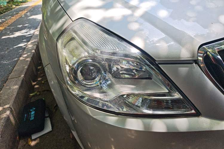 Used Buick Excelle 2013 1.5L Manual Classic Model Right Front Headlight