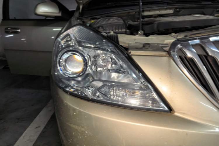 Used Buick Excelle 2013 1.5L Manual Luxury Model Right Front Headlight