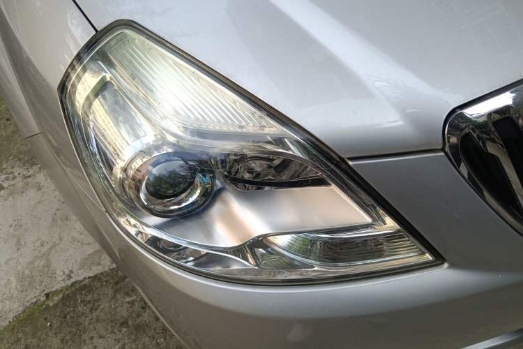 Used Buick Excelle 2013 1.5L Manual Classic Model Right Front Headlight