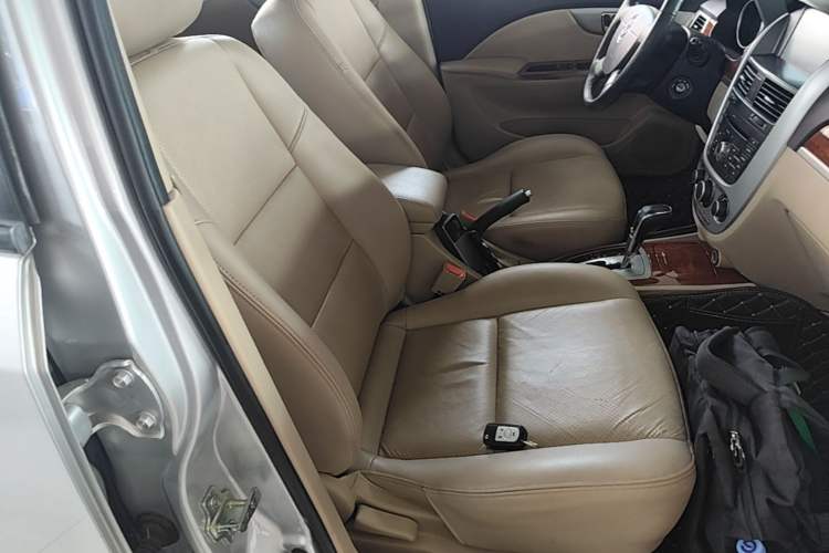 Used Buick Excelle 2013 1.5L Automatic Luxury Model Right Front Seat