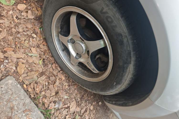 Used Buick Excelle 2013 1.5L Manual Classic Model Right Front Wheel Hub