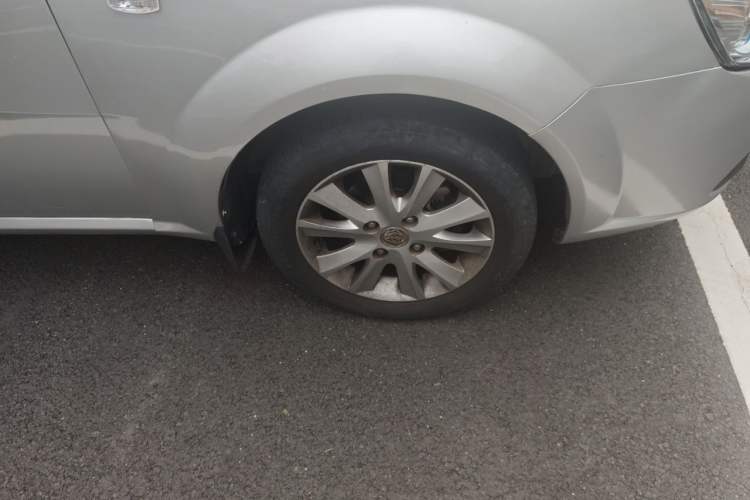 Used Buick Excelle 2013 1.5L Manual Luxury Model Right Front Wheel Hub