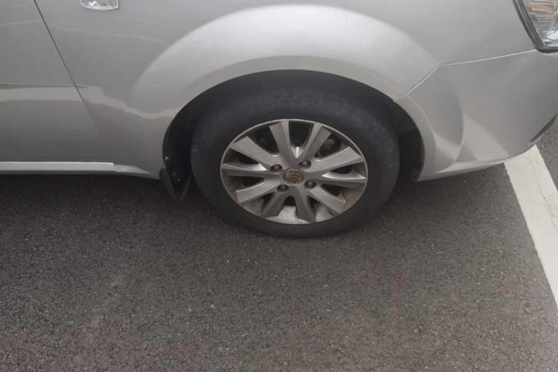 Used Buick Excelle 2013 1.5L Manual Luxury Model Right Front Wheel Hub