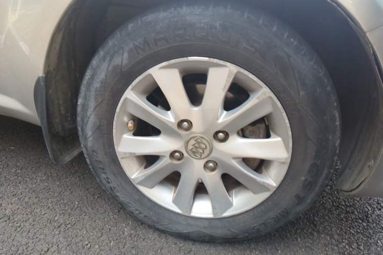 Used Buick Excelle 2013 1.5L Automatic Classic Model Right Front Wheel Hub