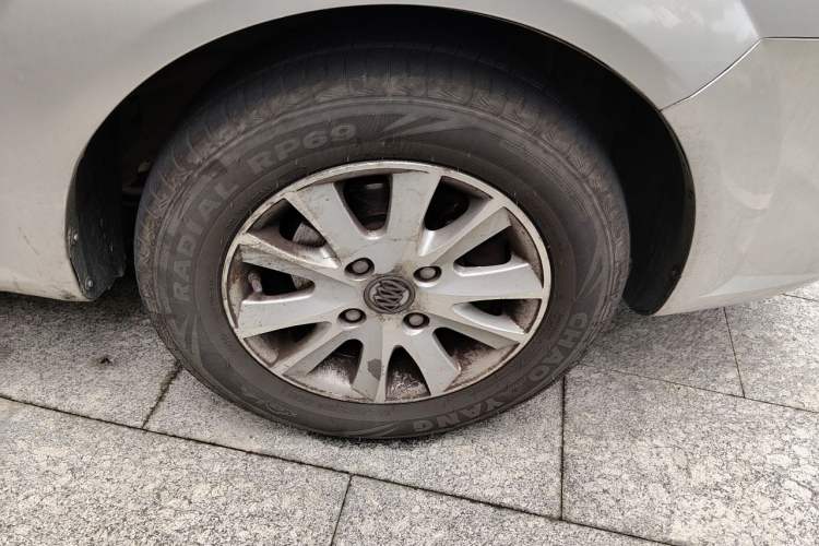 Used Buick Excelle 2013 1.5L Automatic Classic Model Right Front Wheel Hub