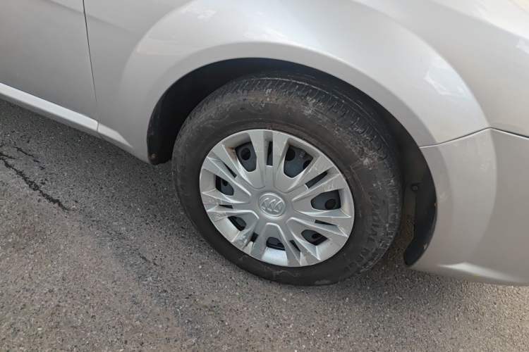 Used Buick Excelle 2013 1.5L Automatic Classic Model Right Front Wheel Hub