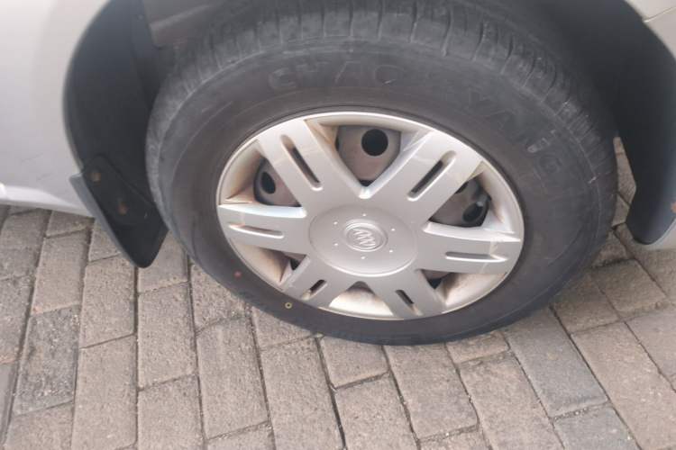 Used Buick Excelle 2013 1.5L Automatic Classic Model Right Front Wheel Hub