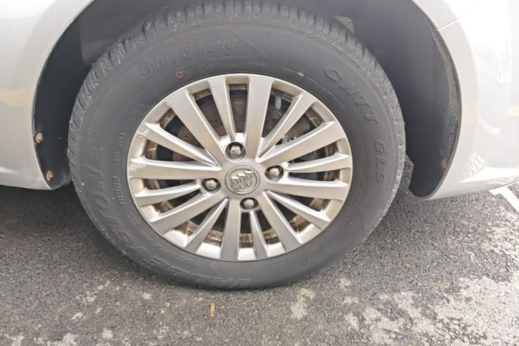 Used Buick Excelle 2013 1.5L Automatic Classic Model Right Front Wheel Hub