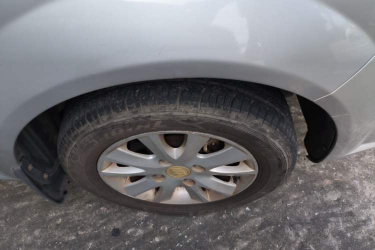 Used Buick Excelle 2013 1.5L Automatic Classic Model Right Front Wheel Hub