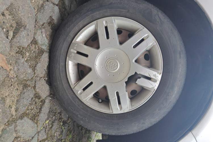 Used Buick Excelle 2013 1.5L Manual Classic Model Right Front Wheel Hub