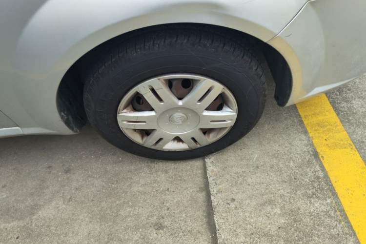 Used Buick Excelle 2013 1.5L Automatic Classic Model Right Front Wheel Hub