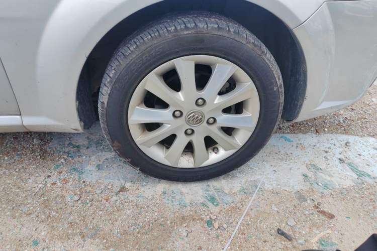 Used Buick Excelle 2013 1.5L Manual Luxury Model Right Front Wheel Hub