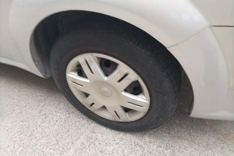 Used Buick Excelle 2013 1.5L Automatic Classic Model Right Front Wheel Hub