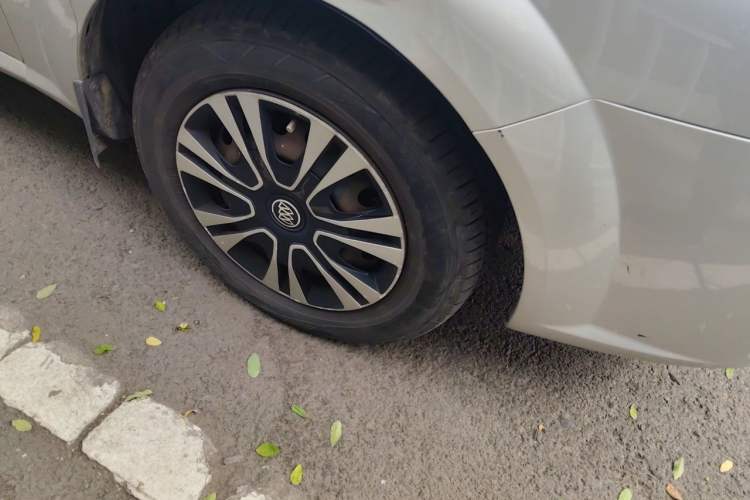 Used Buick Excelle 2013 1.5L Automatic Classic Model Right Front Wheel Hub