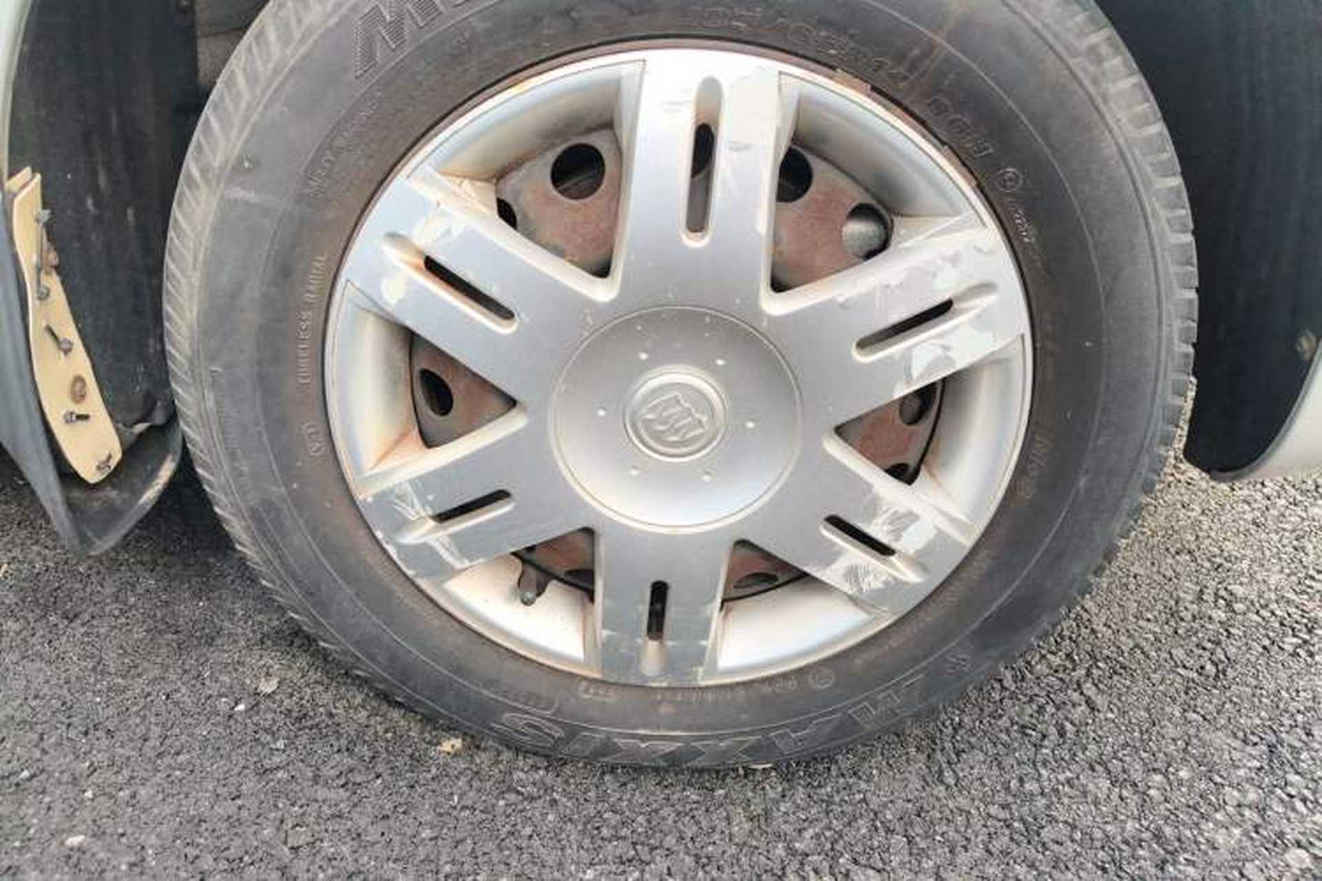Used Buick Excelle 2013 1.5L Manual Classic Model Right Front Wheel Hub