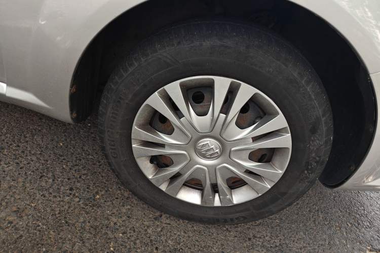 Used Buick Excelle 2013 1.5L Automatic Classic Model Right Front Wheel Hub