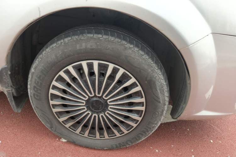 Used Buick Excelle 2013 1.5L Automatic Classic Model Right Front Wheel Hub
