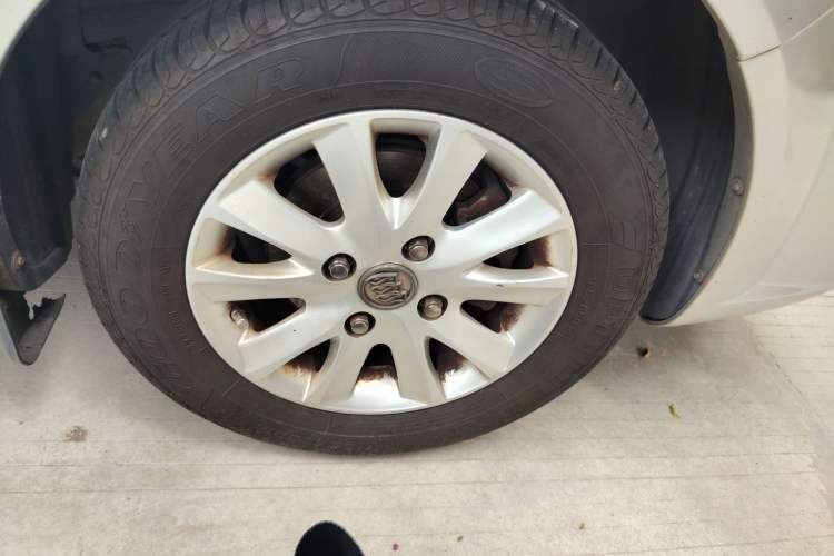 Used Buick Excelle 2013 1.5L Automatic Classic Model Right Front Wheel Hub