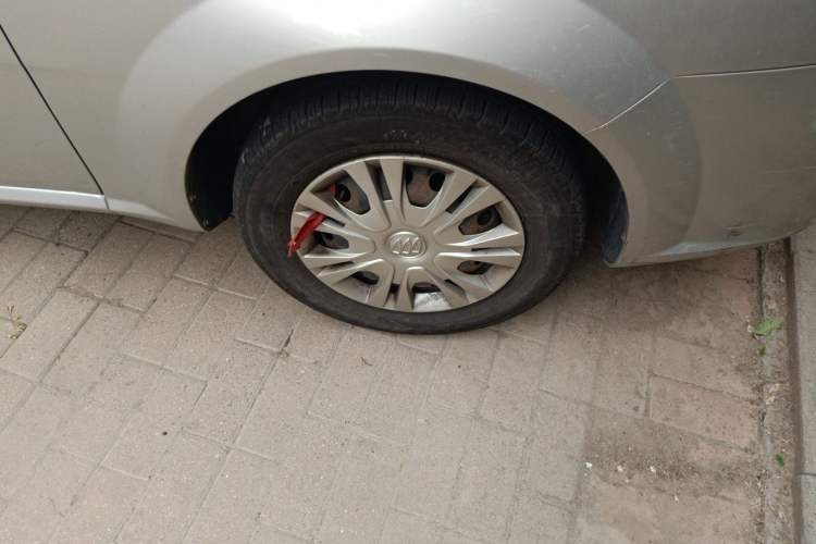 Used Buick Excelle 2013 1.5L Automatic Classic Model Right Front Wheel Hub
