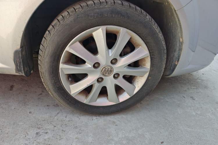 Used Buick Excelle 2013 1.5L Manual Luxury Model Right Front Wheel Hub