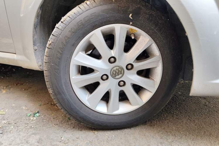 Used Buick Excelle 2013 1.5L Manual Classic Model Right Front Wheel Hub