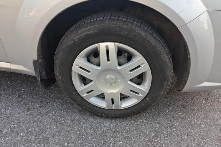 Used Buick Excelle 2013 1.5L Automatic Classic Model Right Front Wheel Hub