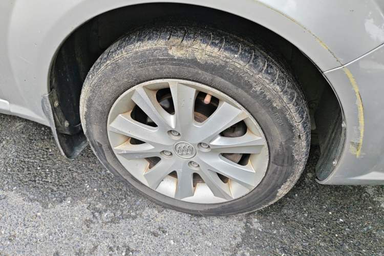 Used Buick Excelle 2013 1.5L Automatic Classic Model Right Front Wheel Hub