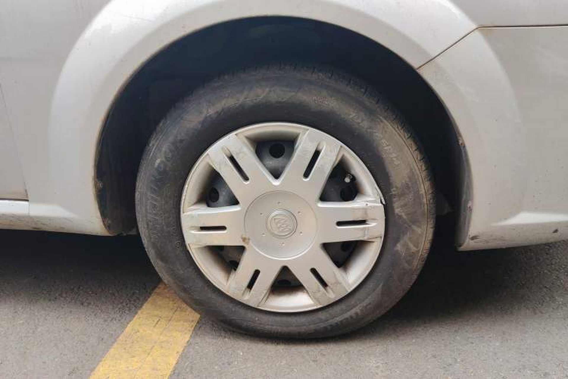 Used Buick Excelle 2013 1.5L Automatic Classic Model Right Front Wheel Hub