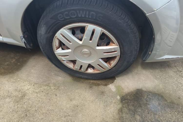 Used Buick Excelle 2013 1.5L Automatic Classic Model Right Front Wheel Hub