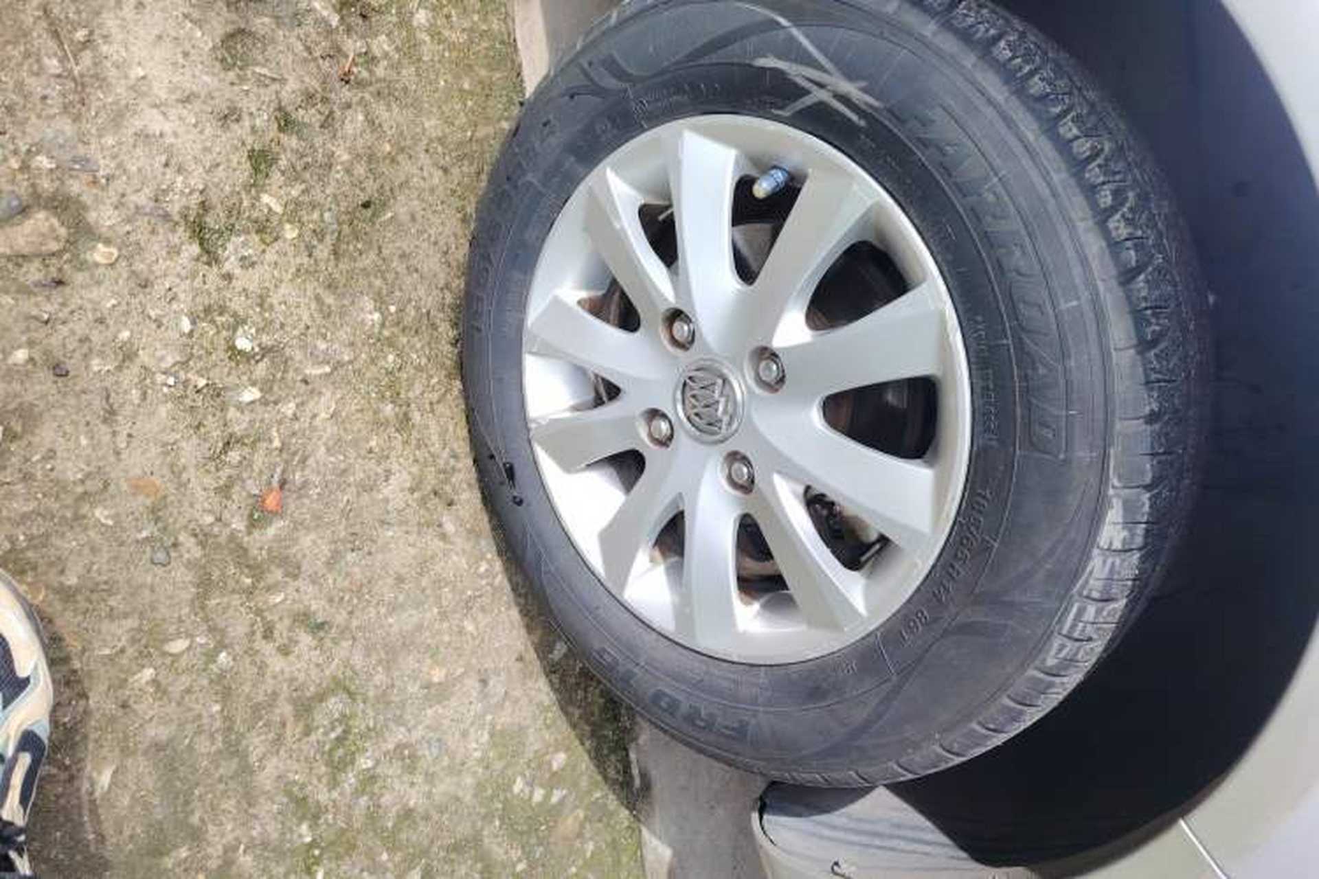 Used Buick Excelle 2013 1.5L Manual Classic Model Right Front Wheel Hub