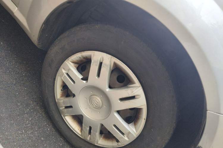 Used Buick Excelle 2013 1.5L Automatic Classic Model Right Front Wheel Hub