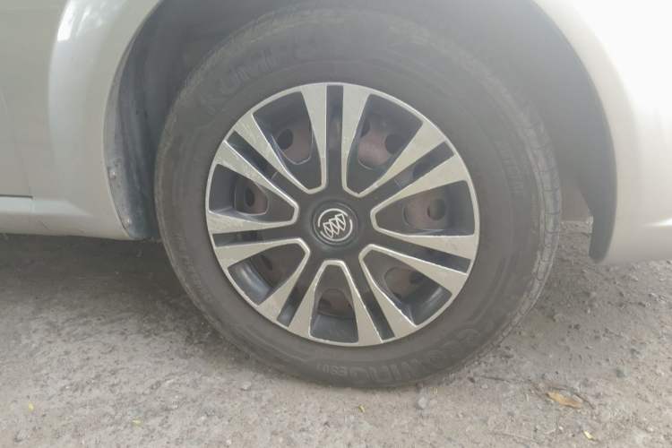 Used Buick Excelle 2013 1.5L Automatic Classic Model Right Front Wheel Hub