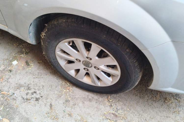 Used Buick Excelle 2013 1.5L Manual Classic Model Right Front Wheel Hub