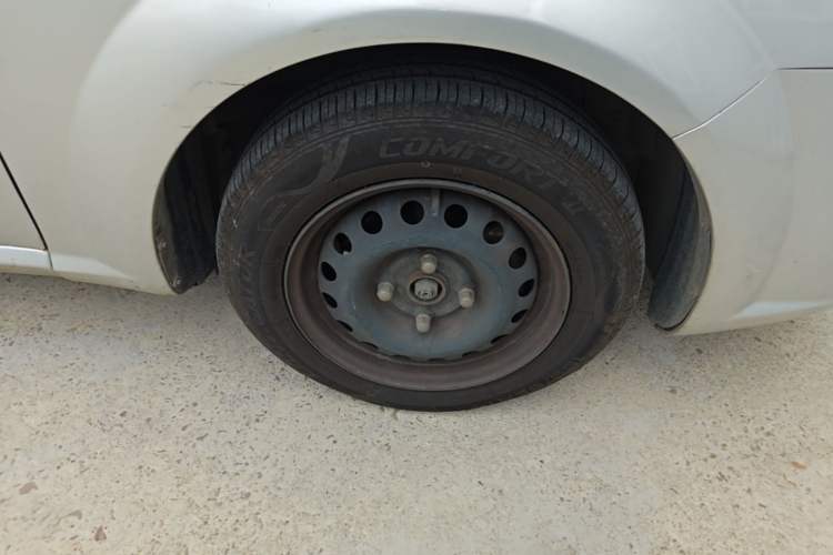 Used Buick Excelle 2013 1.5L Automatic Classic Model Right Front Wheel Hub