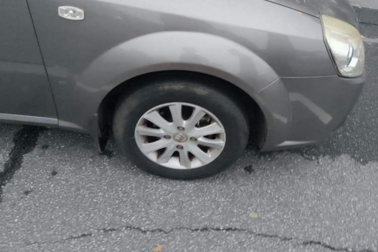 Used Buick Excelle 2013 1.5L Automatic Classic Model Right Front Wheel Hub