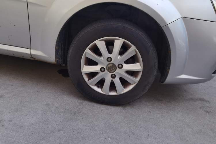 Used Buick Excelle 2013 1.5L Manual Classic Model Right Front Wheel Hub