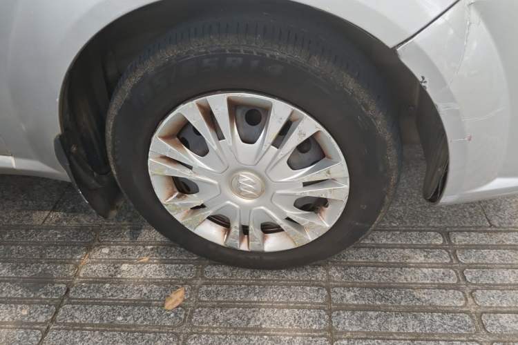 Used Buick Excelle 2013 1.5L Automatic Classic Model Right Front Wheel Hub