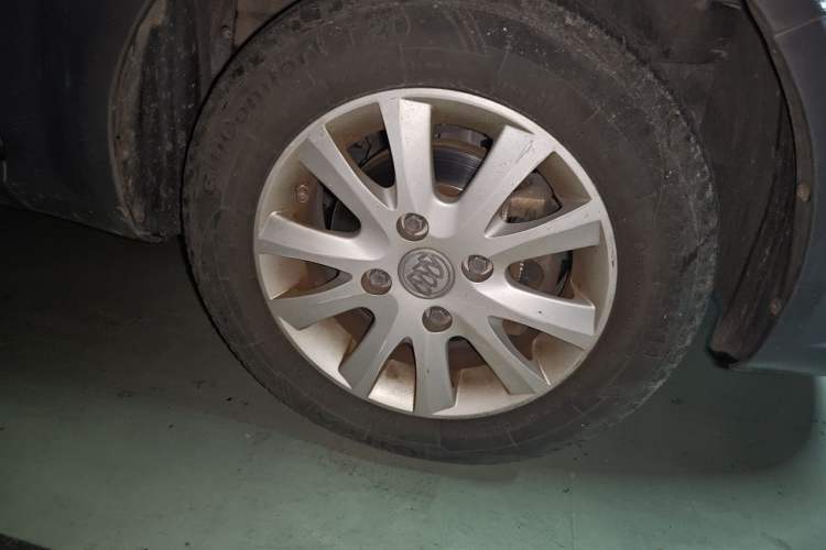 Used Buick Excelle 2013 1.5L Automatic Classic Model Right Front Wheel Hub