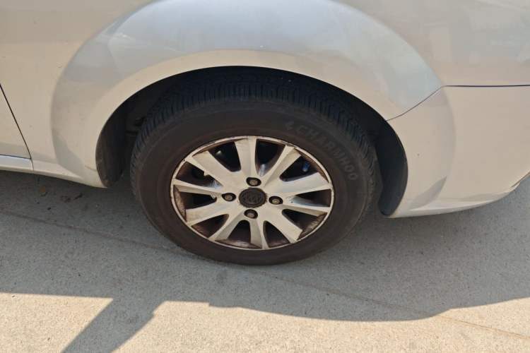 Used Buick Excelle 2013 1.5L Automatic Classic Model Right Front Wheel Hub