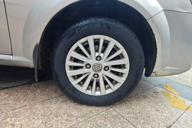 Used Buick Excelle 2013 1.5L Automatic Classic Model Right Front Wheel Hub
