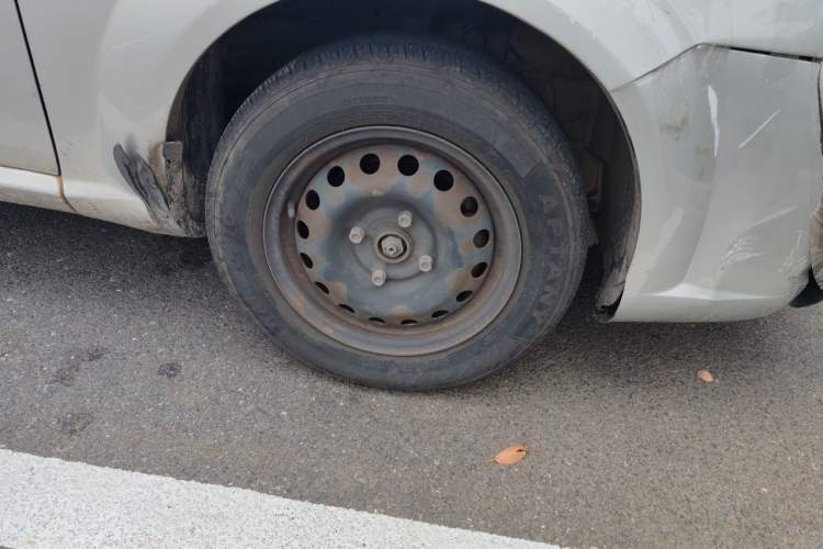 Used Buick Excelle 2013 1.5L Automatic Classic Model Right Front Wheel Hub